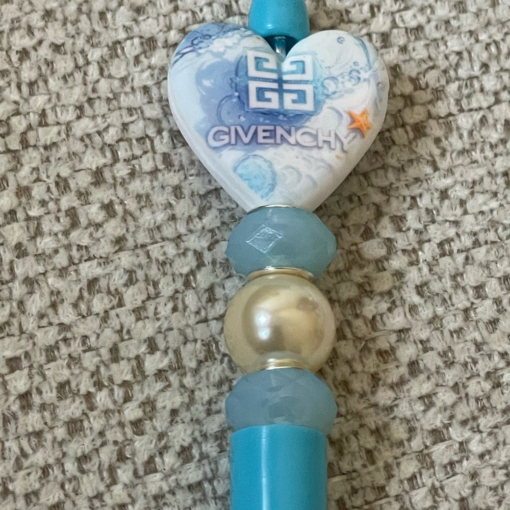 Givenchy Heart Pendant Focal Pen